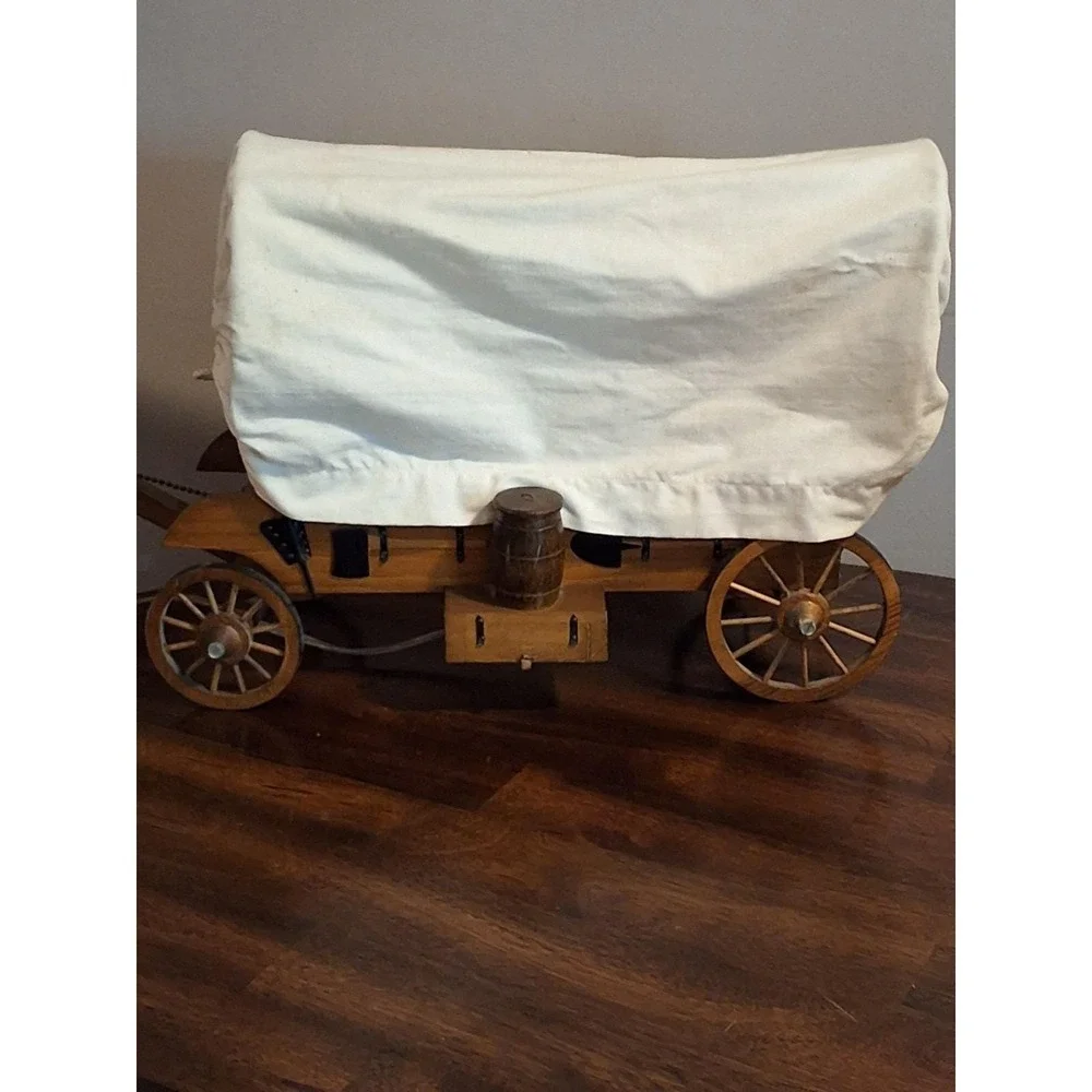 Vintage Wooden Covered Stagecoach Lamp Western Cowboy Pioneer Decor. WORKS